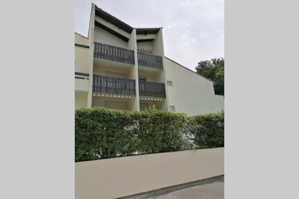 Ferienwohnung Agreable Studio Avec Terrasse A150M De La Plage Saint-Georges-de-Didonne Exterior foto