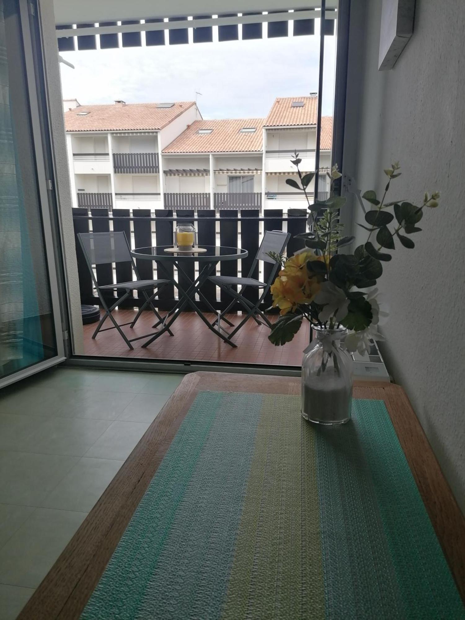 Ferienwohnung Agreable Studio Avec Terrasse A150M De La Plage Saint-Georges-de-Didonne Exterior foto